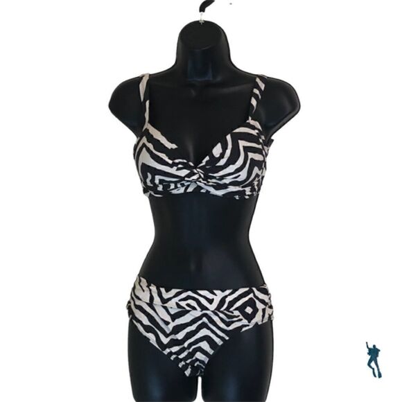 M&S designer collection animal print 2 piece swim suit. SPF 30 - Picture 1 of 10